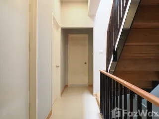 Casa adosada en alquiler de 3 habitaciones en Khan Na Yao, Bangkok