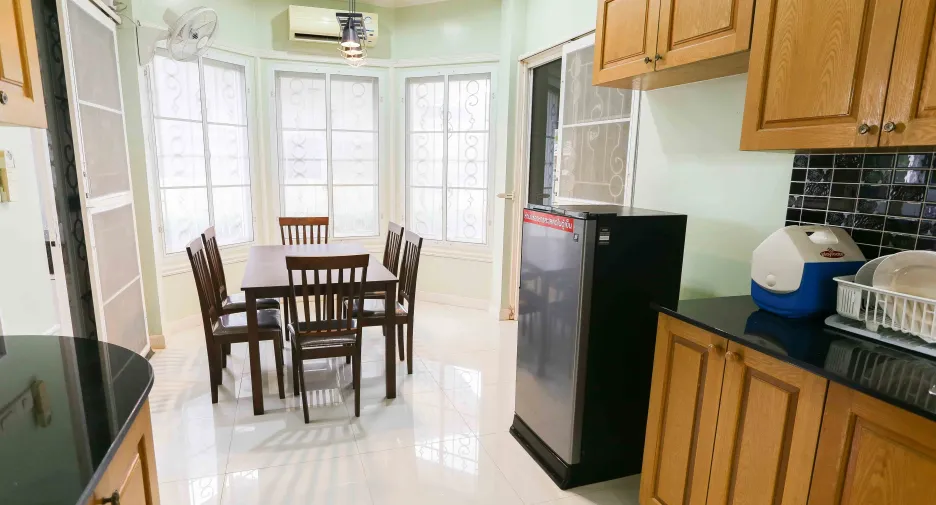 Villa en venta y en alquiler de 4 habitaciones en Cha Am, Phetchaburi