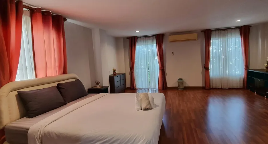 For sale 3 bedrooms condo in Mueang Phuket, Phuket