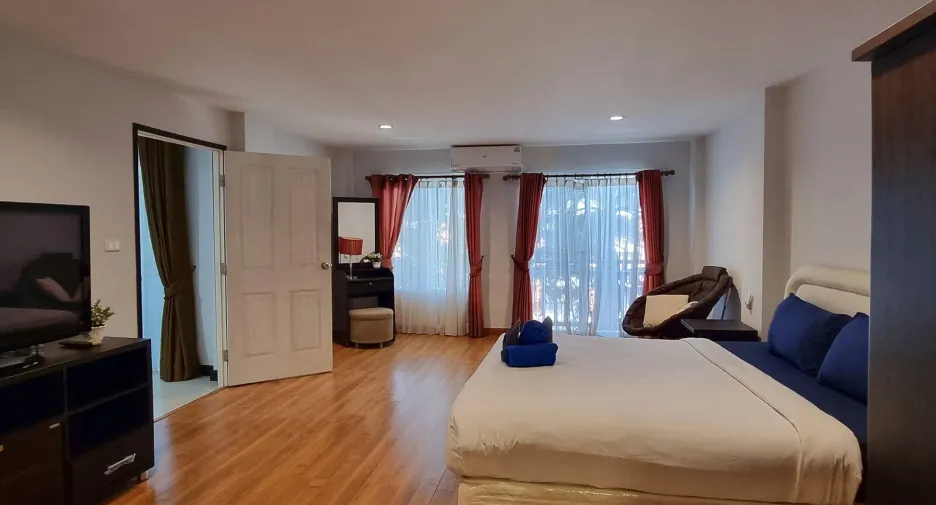 For sale 3 bedrooms condo in Mueang Phuket, Phuket