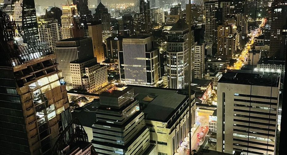 For sale 2 bedrooms condo in Pathum Wan, Bangkok