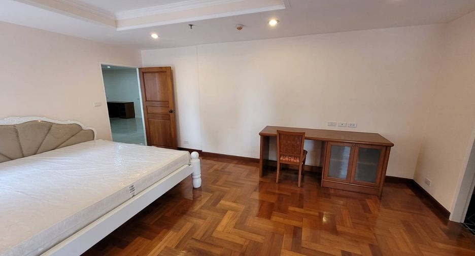 À louer 3 chambres condo à Khlong Toei, Bangkok