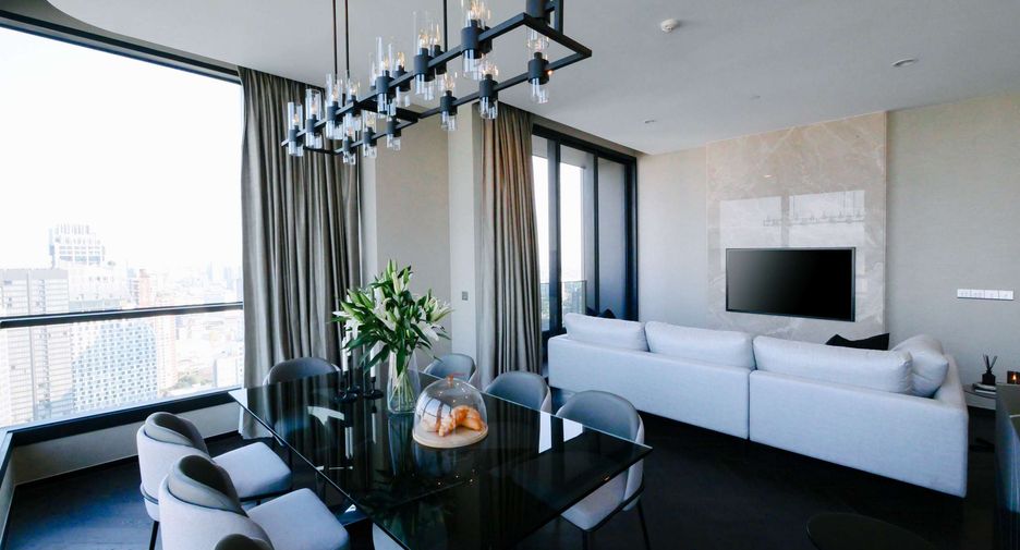 Condo en alquiler de 3 habitaciones en Khlong Toei, Bangkok