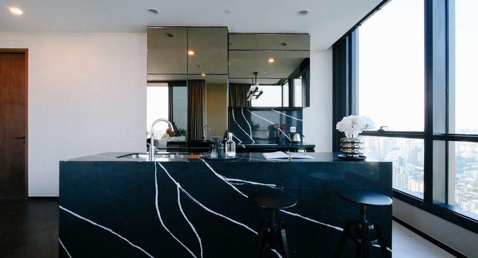 Condo en alquiler de 3 habitaciones en Khlong Toei, Bangkok