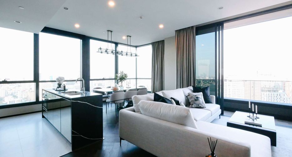 Condo en alquiler de 3 habitaciones en Khlong Toei, Bangkok