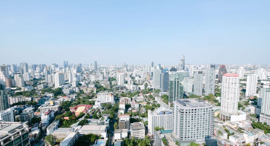 Condo en alquiler de 3 habitaciones en Khlong Toei, Bangkok