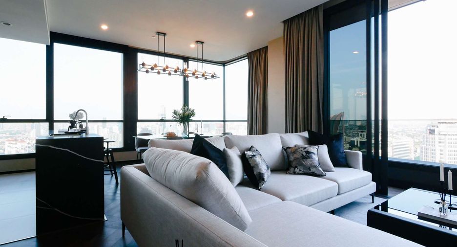 Condo en alquiler de 3 habitaciones en Khlong Toei, Bangkok