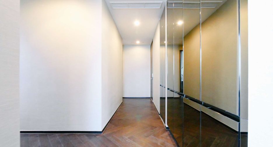 Condo en alquiler de 3 habitaciones en Khlong Toei, Bangkok
