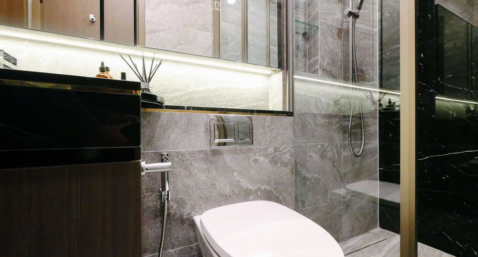 Condo en alquiler de 3 habitaciones en Khlong Toei, Bangkok