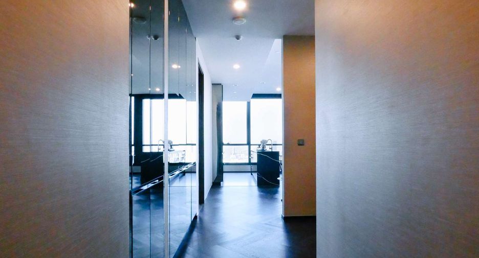Condo en alquiler de 3 habitaciones en Khlong Toei, Bangkok