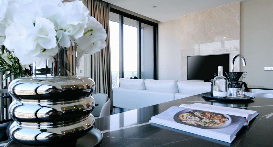 Condo en alquiler de 3 habitaciones en Khlong Toei, Bangkok