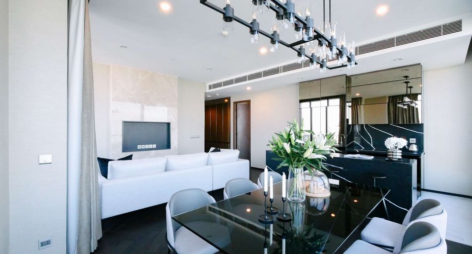 Condo en alquiler de 3 habitaciones en Khlong Toei, Bangkok