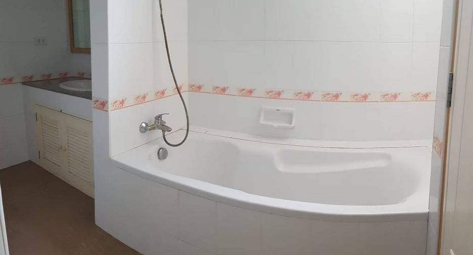 Wohnung zur Miete mit 2 Zimmer in Watthana, Bangkok