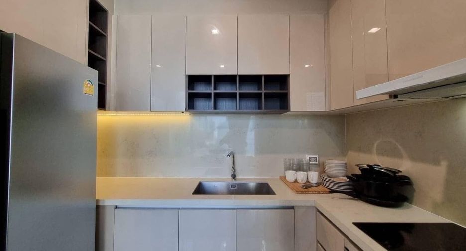 For rent 2 bedrooms condo in Khlong Toei, Bangkok