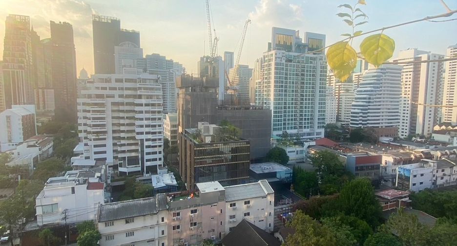 For rent 1 bed condo in Watthana, Bangkok
