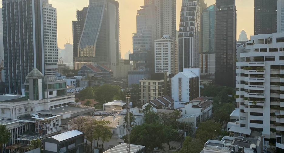 For rent 1 bed condo in Watthana, Bangkok