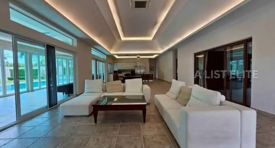 For rent 5 bedrooms house in Bang Lamung, Chonburi
