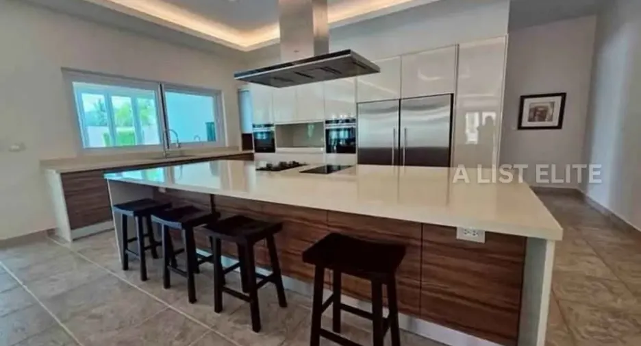 For rent 5 bedrooms house in Bang Lamung, Chonburi