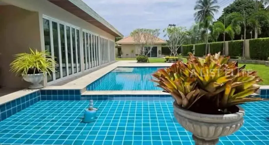 For rent 5 bedrooms house in Bang Lamung, Chonburi