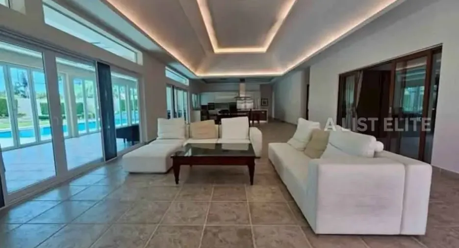 For rent 5 bedrooms house in Bang Lamung, Chonburi