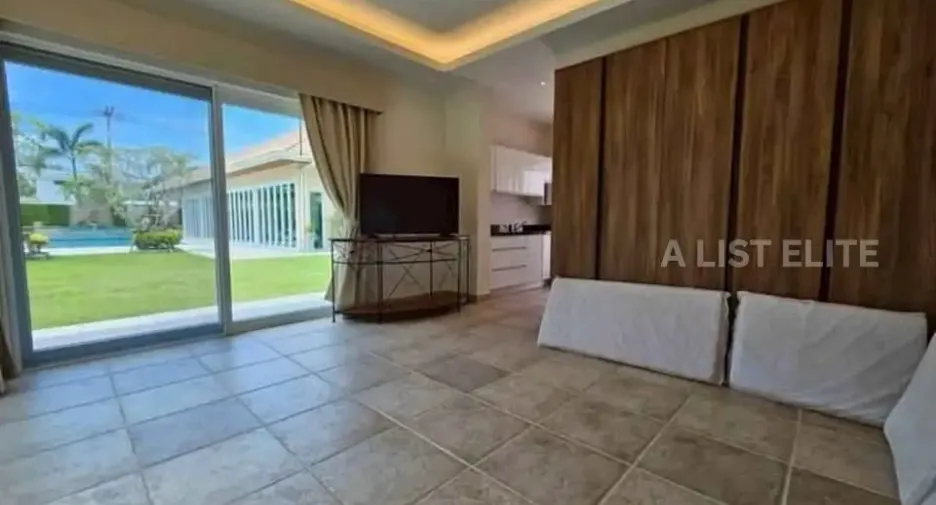 For rent 5 bedrooms house in Bang Lamung, Chonburi