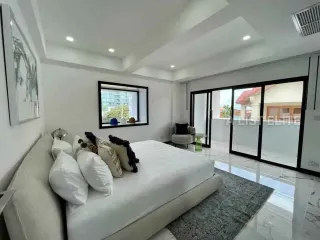 À louer 5 chambres maison à Bang Lamung, Chonburi