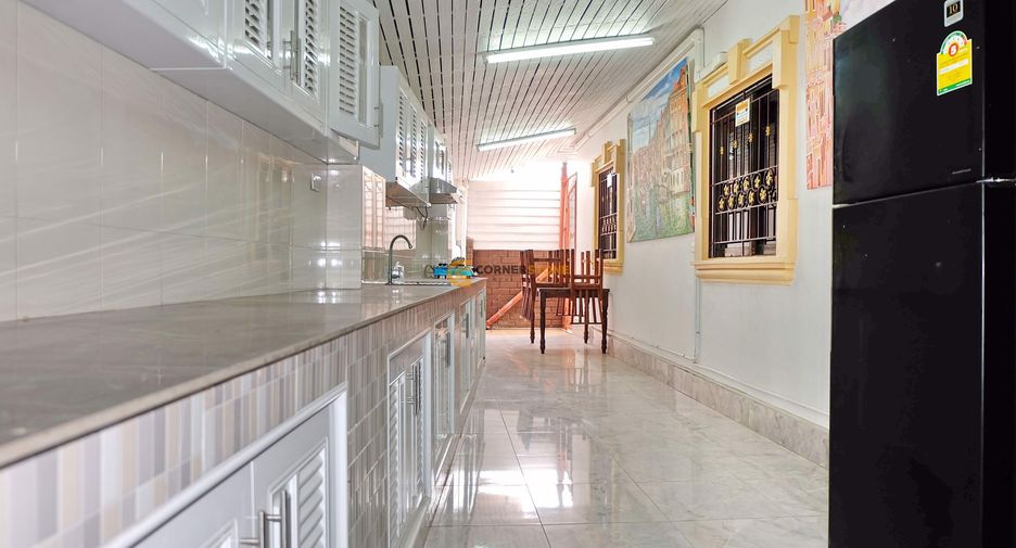 For rent 5 bedrooms house in Bang Lamung, Chonburi