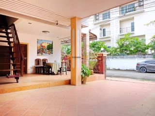Haus zur Miete mit 5 Zimmer in Bang Lamung, Chonburi