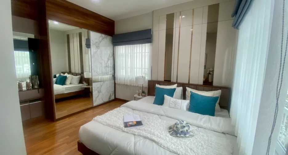 Reihenhaus zum Kauf mit 4 Zimmer in Bang Lamung, Chonburi