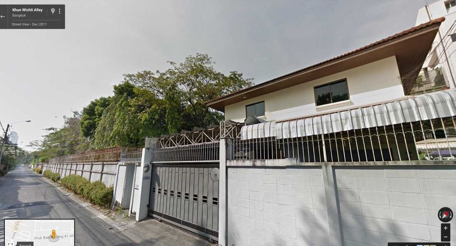 For rent and for sale 3 bedrooms house in Watthana, Bangkok