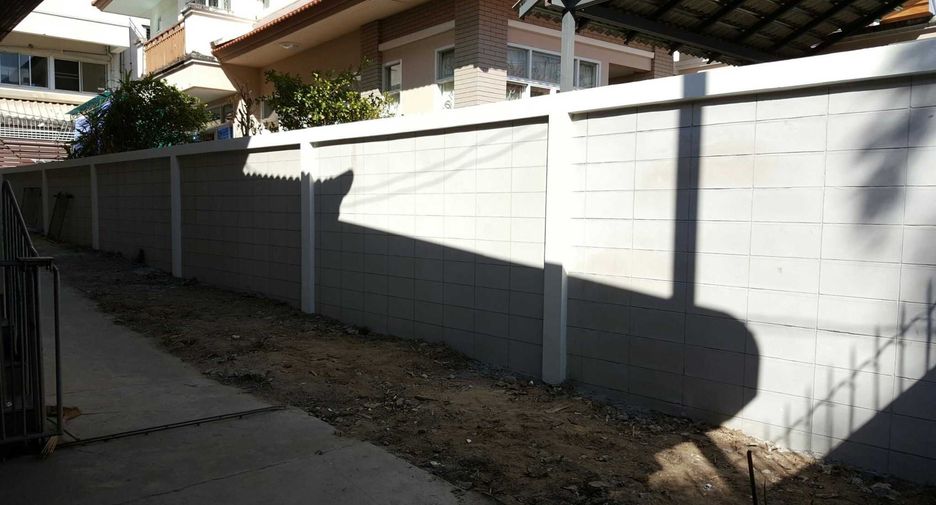 For rent and for sale 3 bedrooms house in Watthana, Bangkok