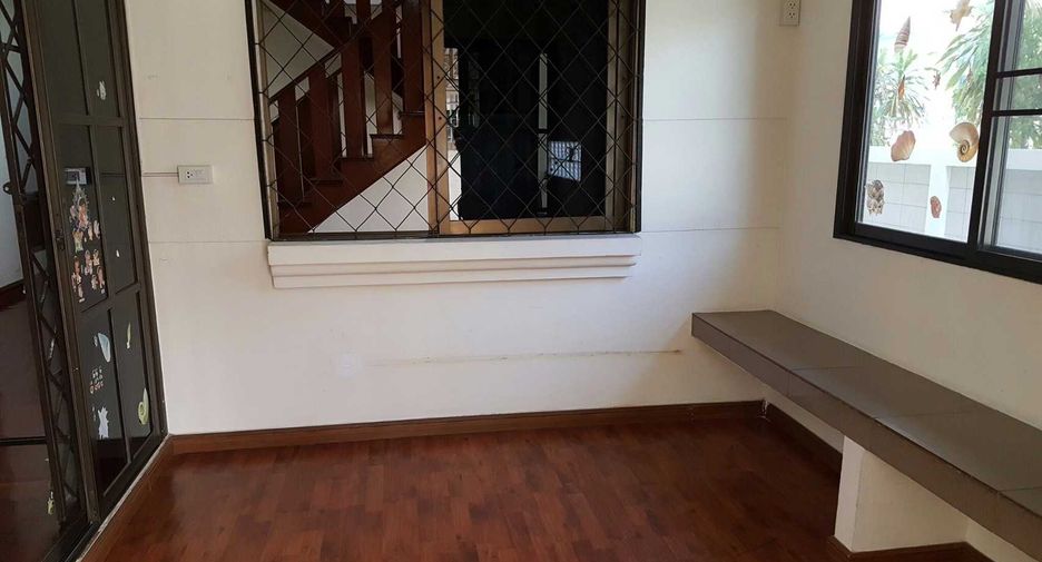 For rent and for sale 3 bedrooms house in Watthana, Bangkok