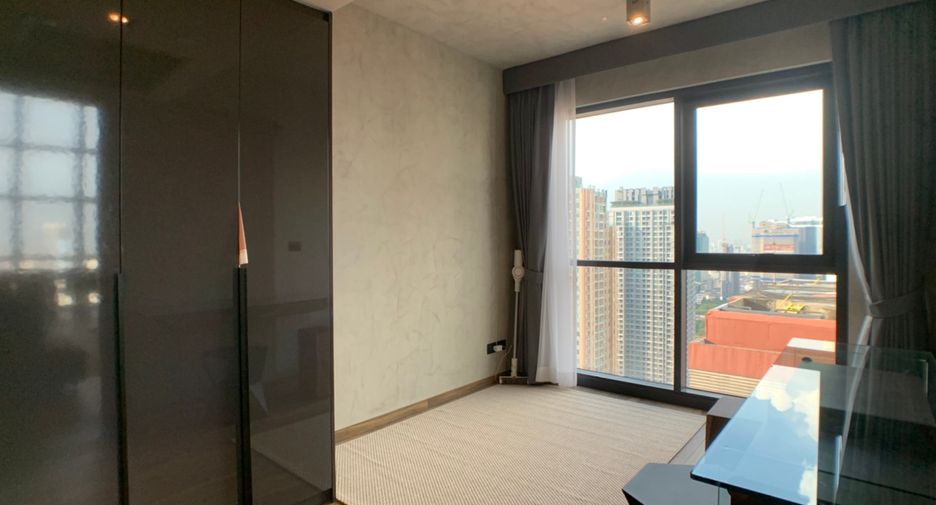 Condo en alquiler y en venta de 3 habitaciones en Watthana, Bangkok