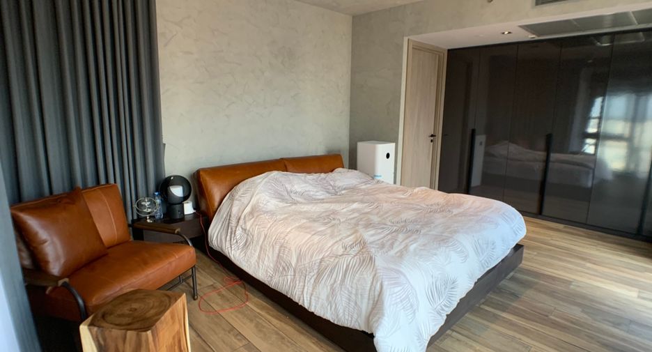 Condo en alquiler y en venta de 3 habitaciones en Watthana, Bangkok