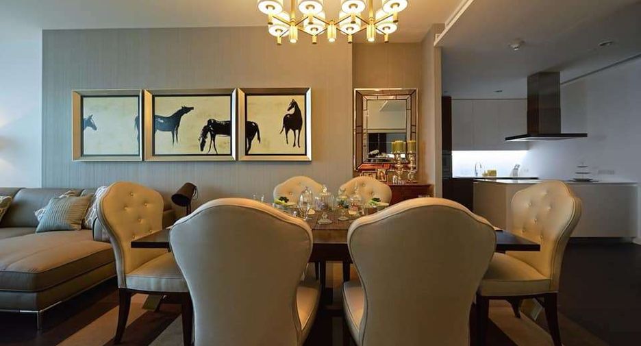For rent 2 bedrooms condo in Pathum Wan, Bangkok