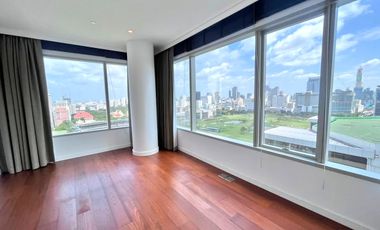 For rent 3 bedrooms condo in Pathum Wan, Bangkok