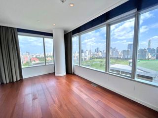 For rent 3 bedrooms condo in Pathum Wan, Bangkok