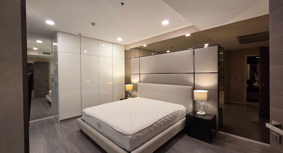 For rent 2 bedrooms condo in Khlong Toei, Bangkok