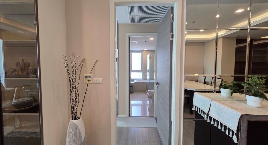 For rent 2 bedrooms condo in Khlong Toei, Bangkok