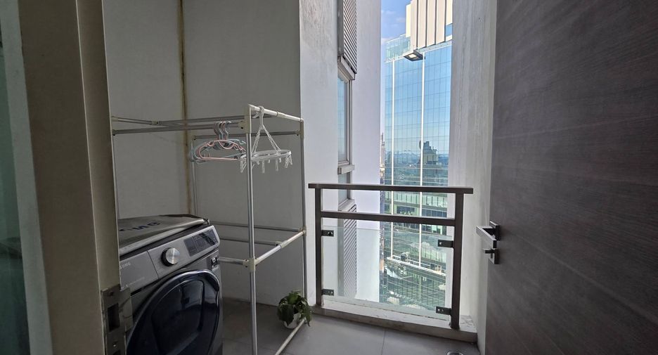 For rent 2 bedrooms condo in Khlong Toei, Bangkok