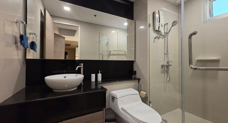 For rent 2 bedrooms condo in Khlong Toei, Bangkok
