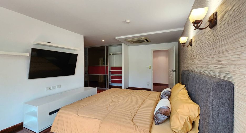 For rent 3 bedrooms condo in Watthana, Bangkok