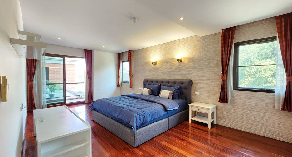 For rent 3 bedrooms condo in Watthana, Bangkok