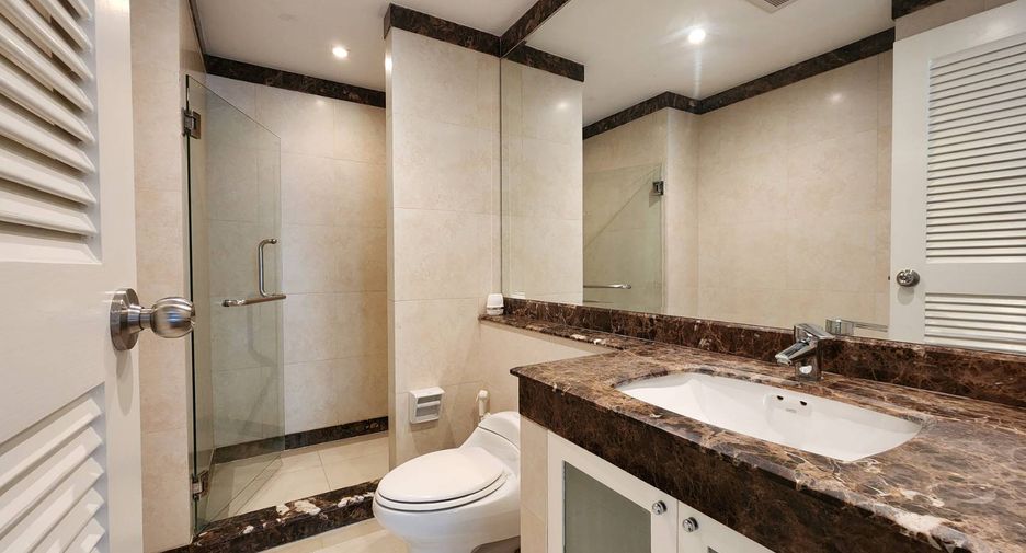 For rent 3 bedrooms condo in Watthana, Bangkok