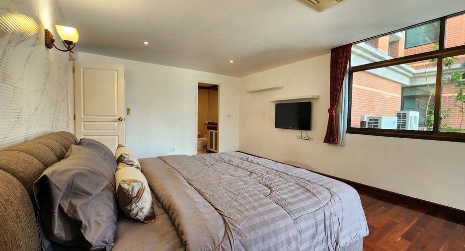 For rent 3 bedrooms condo in Watthana, Bangkok