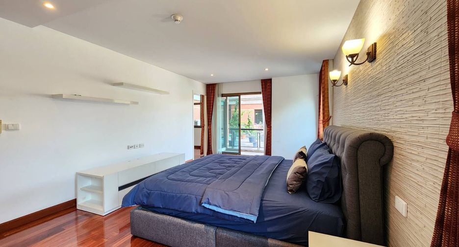 For rent 3 bedrooms condo in Watthana, Bangkok