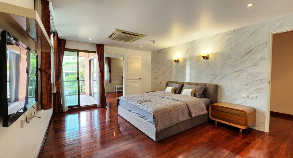 For rent 3 bedrooms condo in Watthana, Bangkok