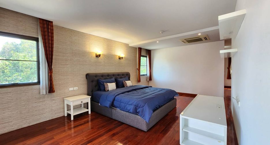 For rent 3 bedrooms condo in Watthana, Bangkok