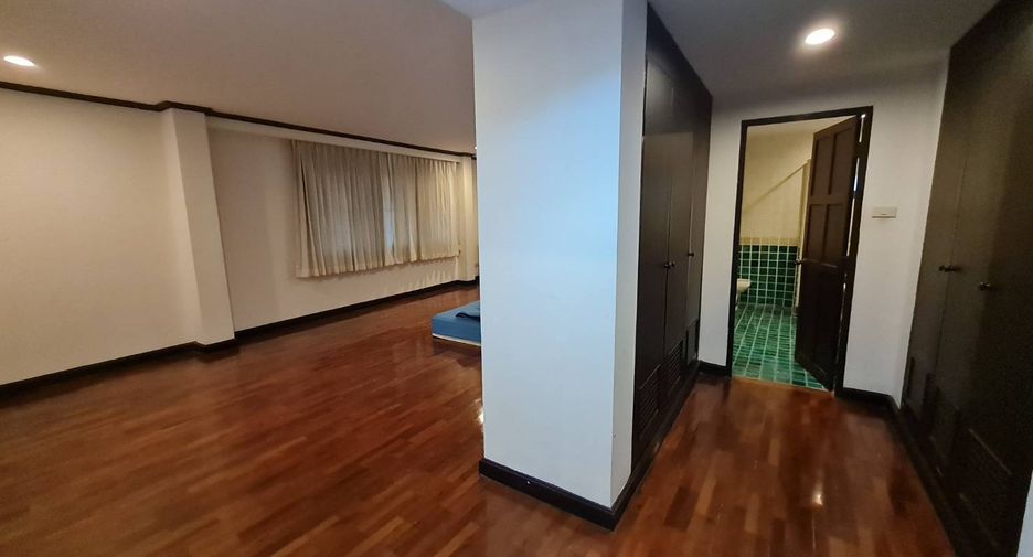 À louer 3 chambres condo à Khlong Toei, Bangkok