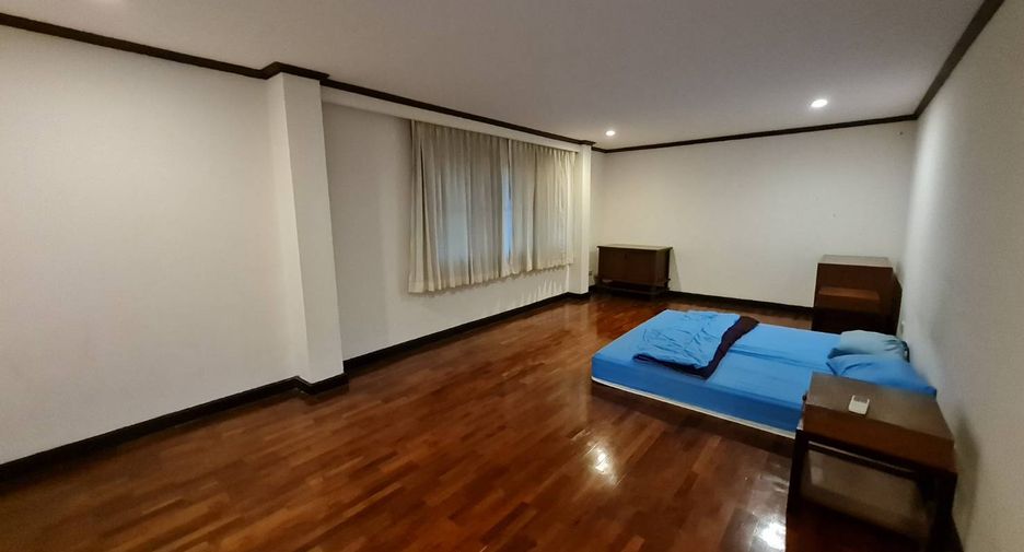 À louer 3 chambres condo à Khlong Toei, Bangkok